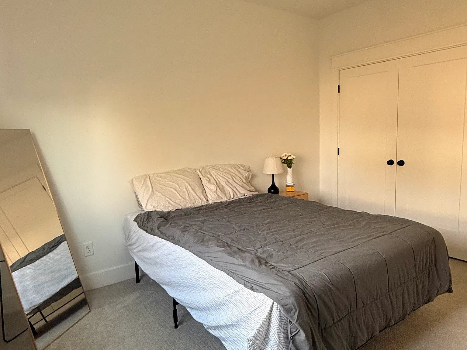 3 bed, 1993 sqft, $1,200 — Photo 2