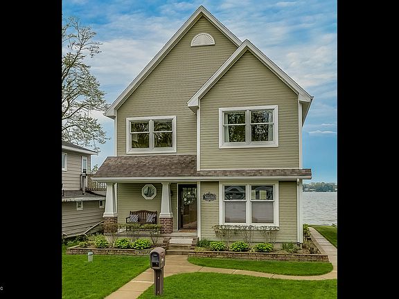 3rd image of 33197 Lakeview Ave