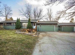 2605 W Skyline Dr, Sioux Falls, SD 57107