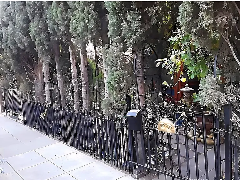 677 Elm St — Photo 2