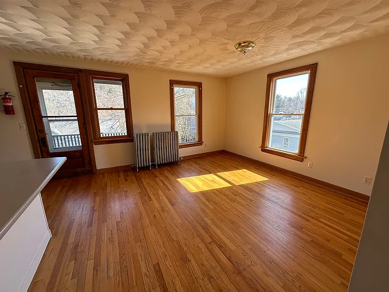 501 N Tioga Street — Photo 12