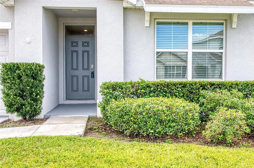 3 bed, 2.0 bath, 1690 sqft, $2,200 — Photo 2