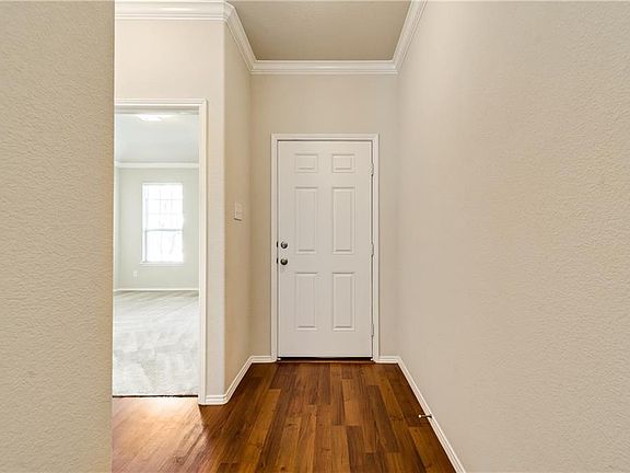 5th image of 1036 Charleston Ln