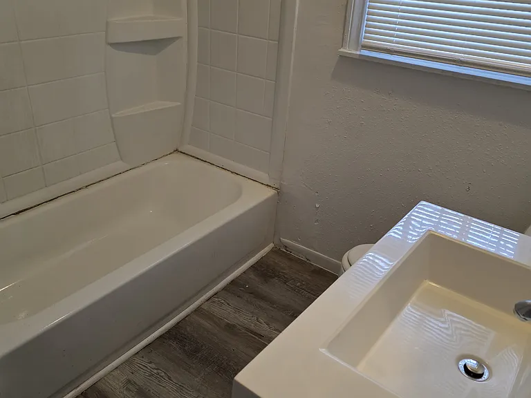 444 Brooks Dr — Photo 9