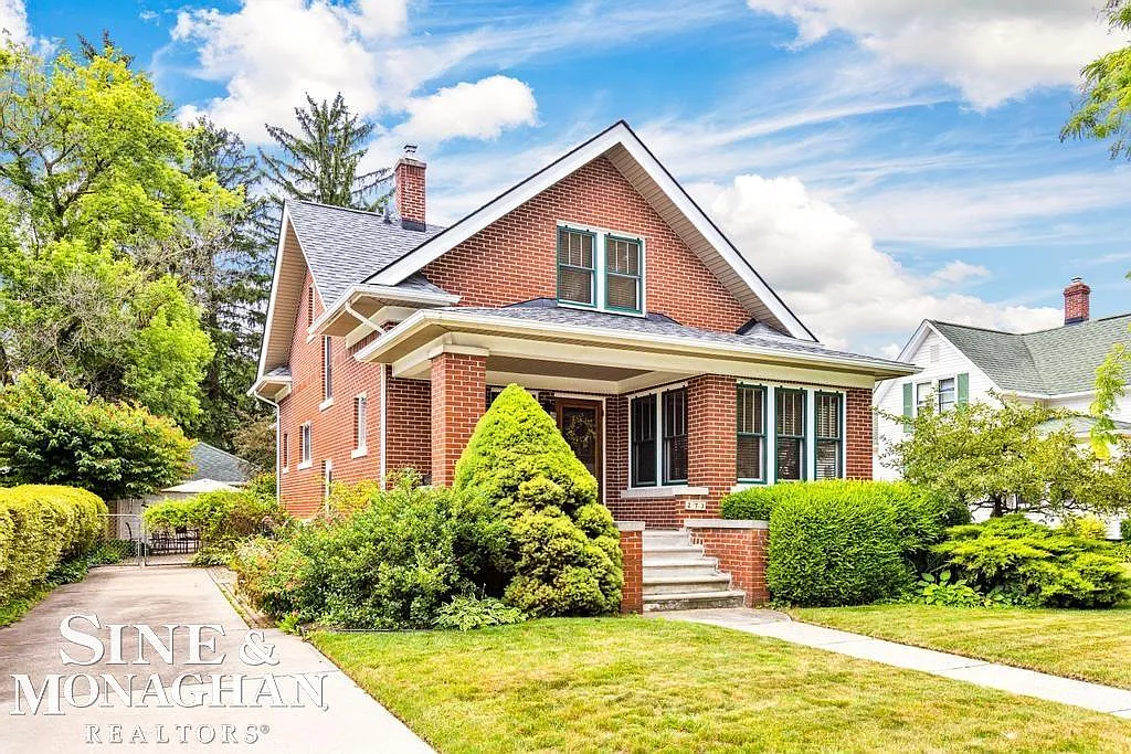 273 Euclid Ave photo 1