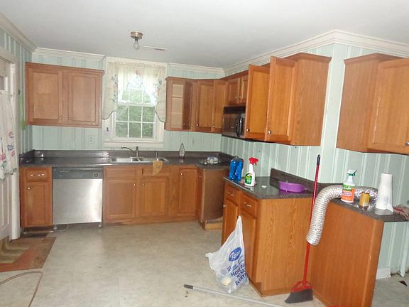 4th image of 611 S Brittain St