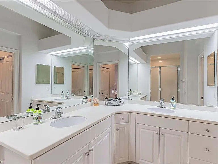8641 Piazza Del Lago Cir #203 — Photo 15