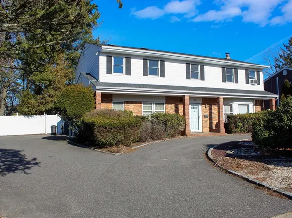 71 Primrose Lane, Kings Park, NY 11754