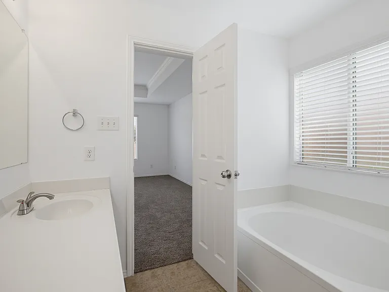 332 Lonestar Gait — Photo 19