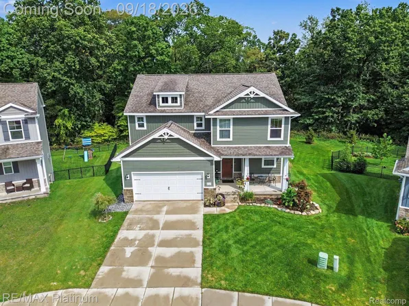 235 Barnsley Dr, Howell, MI 48843
