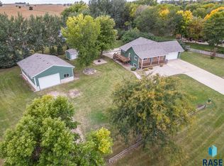 46205 Weis Cir, Hartford, SD 57033
