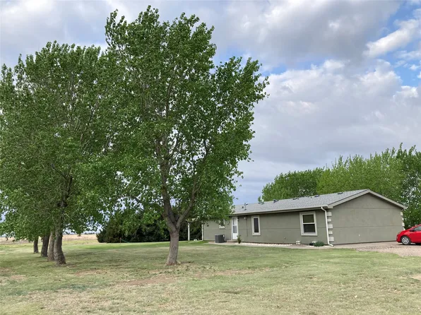 12060 Cactus Dr, Garden City, KS 67846