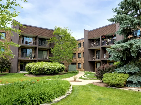 522 E Algonquin Rd APT 302, Schaumburg, IL 60173