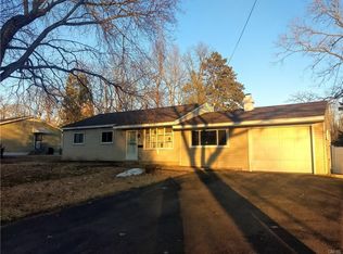424 Deland Dr, Utica, NY 13502