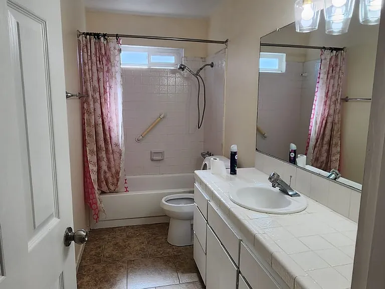 1385 Wimbledon Ct — Photo 4