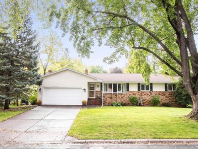 2725 Fernwood St, Roseville, MN, 55113