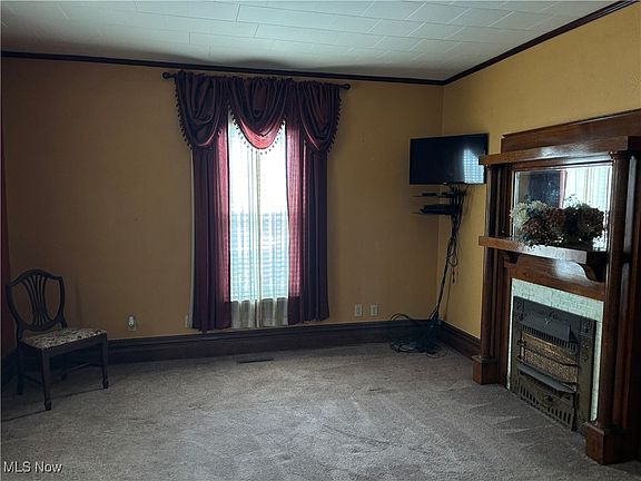 3rd image of 1138 Swann St