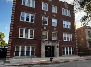 1050 W Dakin St, Chicago, IL 60613