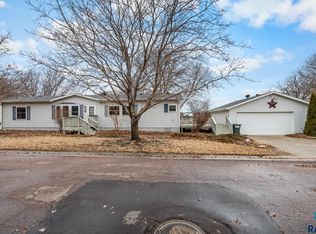 707 N Mallard Pl, Sioux Falls, SD 57107