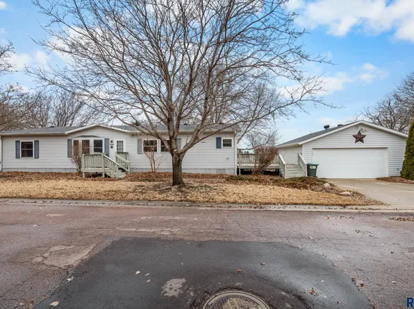 707 N Mallard Pl, Sioux Falls, SD 57107
