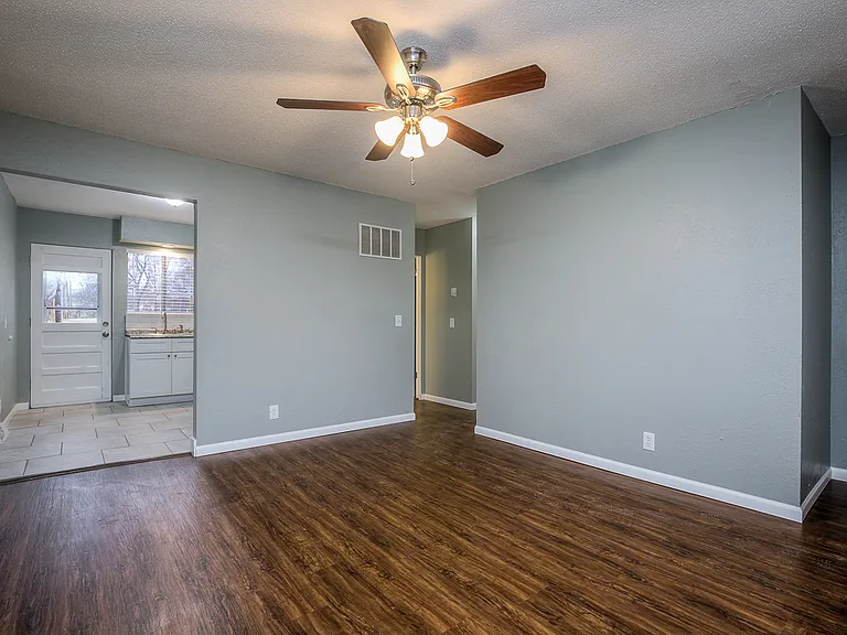 514 NE Corder St #B — Photo 8