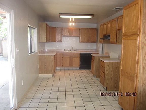 4th image of 1945 Camden Ave