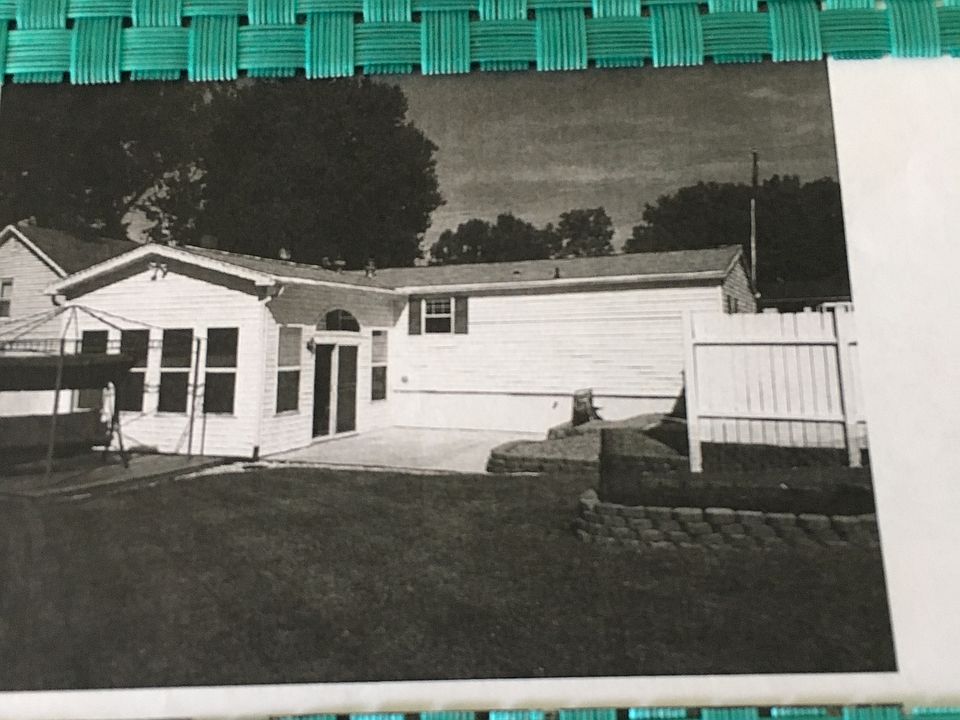 2nd image of 609 Lafayette Ln