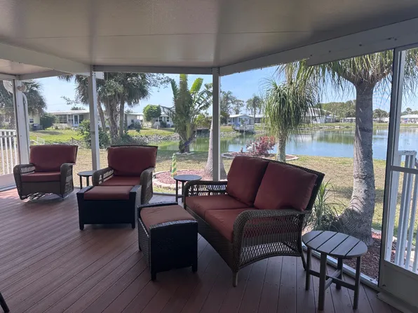 875 Lacosta Ln, North Fort Myers, FL 33917