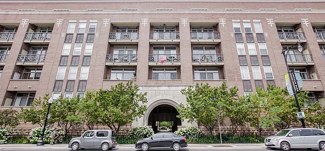 1st image of 1350 W Fullerton Ave APT 308