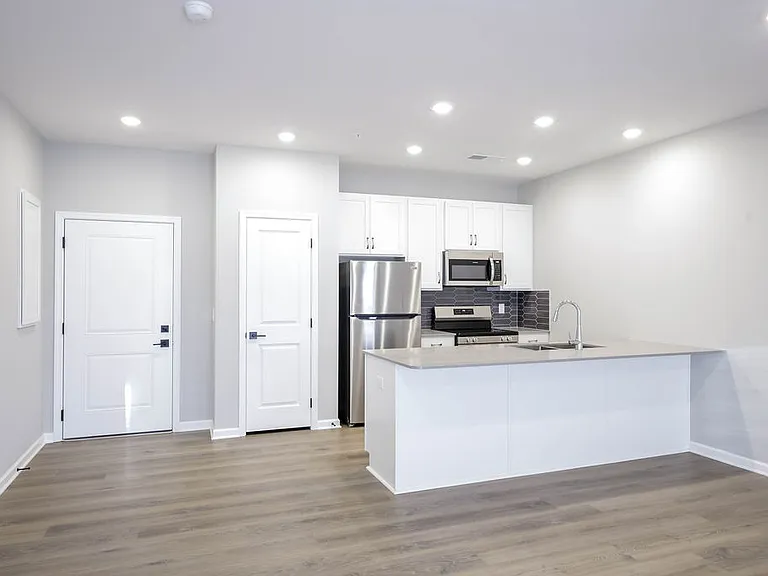 The Creek Apartments — Photo 35