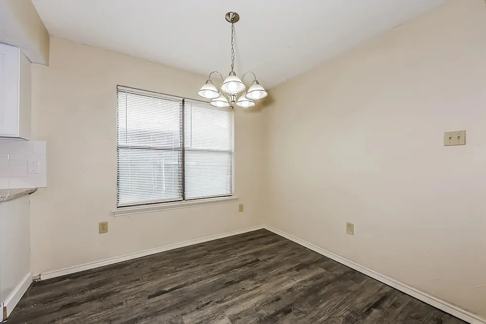 3 bed, 1425 sqft, $2,280 — Photo 2