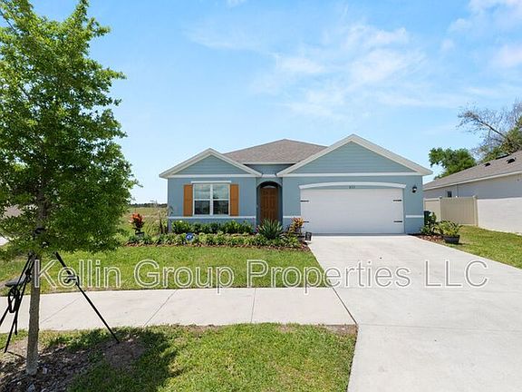 3rd image of 833 Ambleside Dr