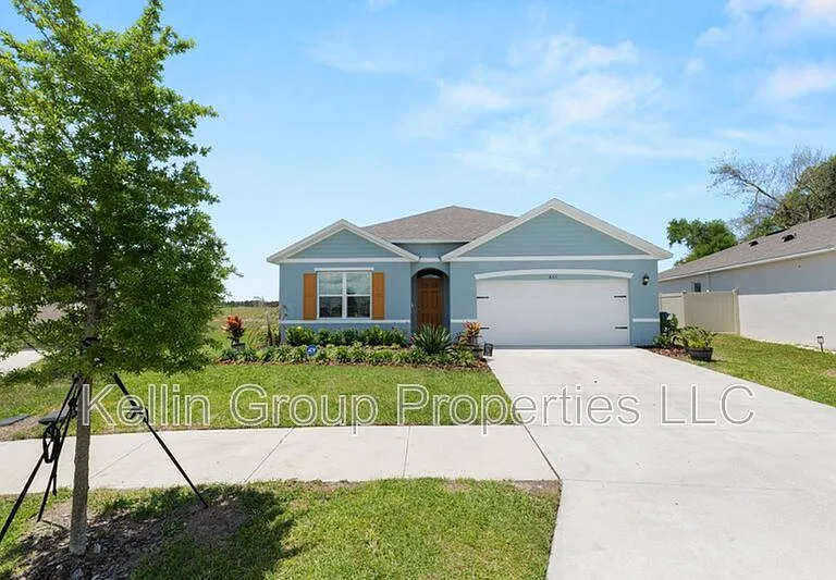 833 Ambleside Dr — Photo 3