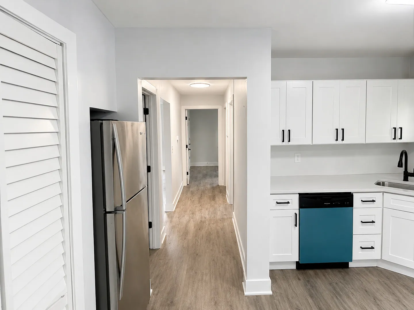 2 bed, 900 sqft, $2,800 — Photo 3
