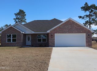 21700 E Edgewood Dr, Saucier, MS 39574