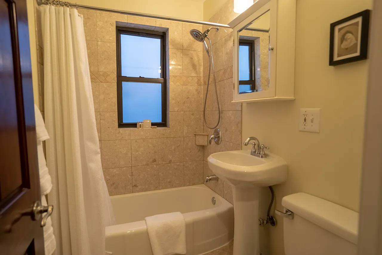 3 bed, 1550 sqft, $3,800 — Photo 4