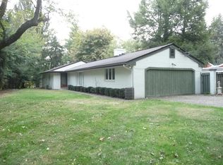 201 Spruce Rd, Sewickley, PA 15143