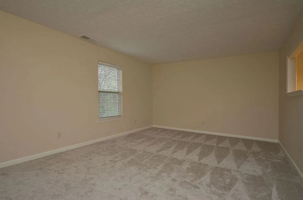 2 bed, 1.0 bath, 920 sqft, $925 — Photo 3