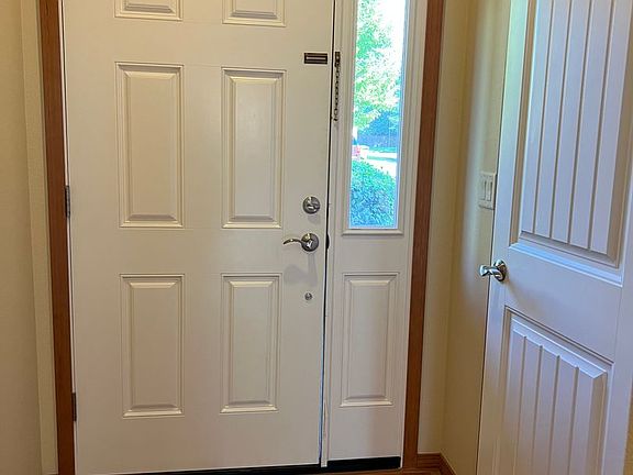 2nd image of 417 SW Pemberly Loop