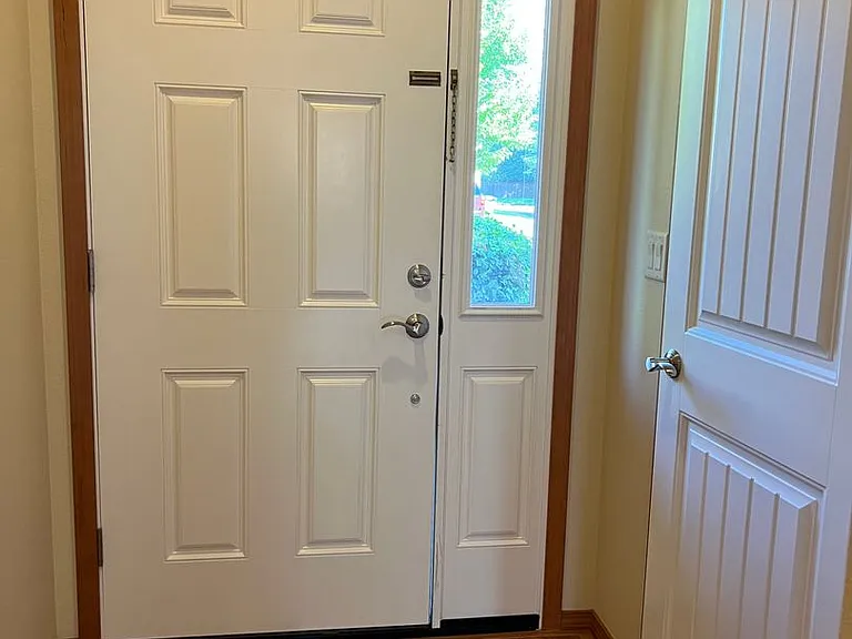 417 SW Pemberly Loop — Photo 2