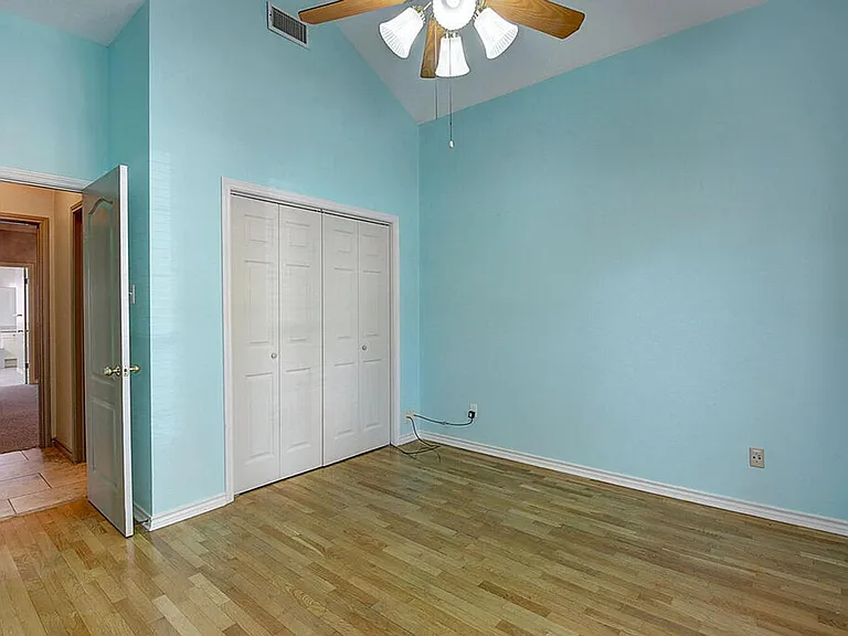 7642 Dallas St — Photo 35