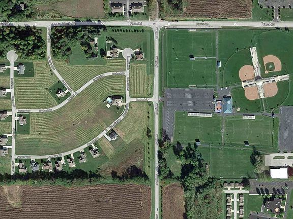 2nd image of 903 N Breezewood Dr