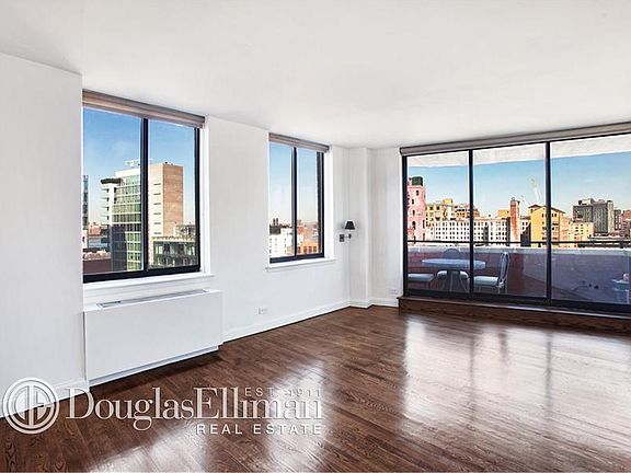 4th image of 677 Washington St #12A