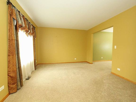 3rd image of 2452 Glenford Dr