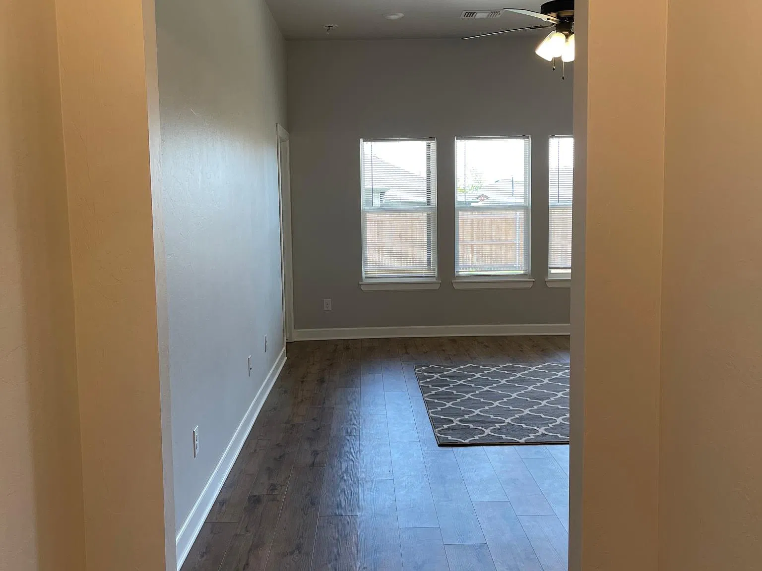 3 bed, 1385 sqft, $1,850 — Photo 3