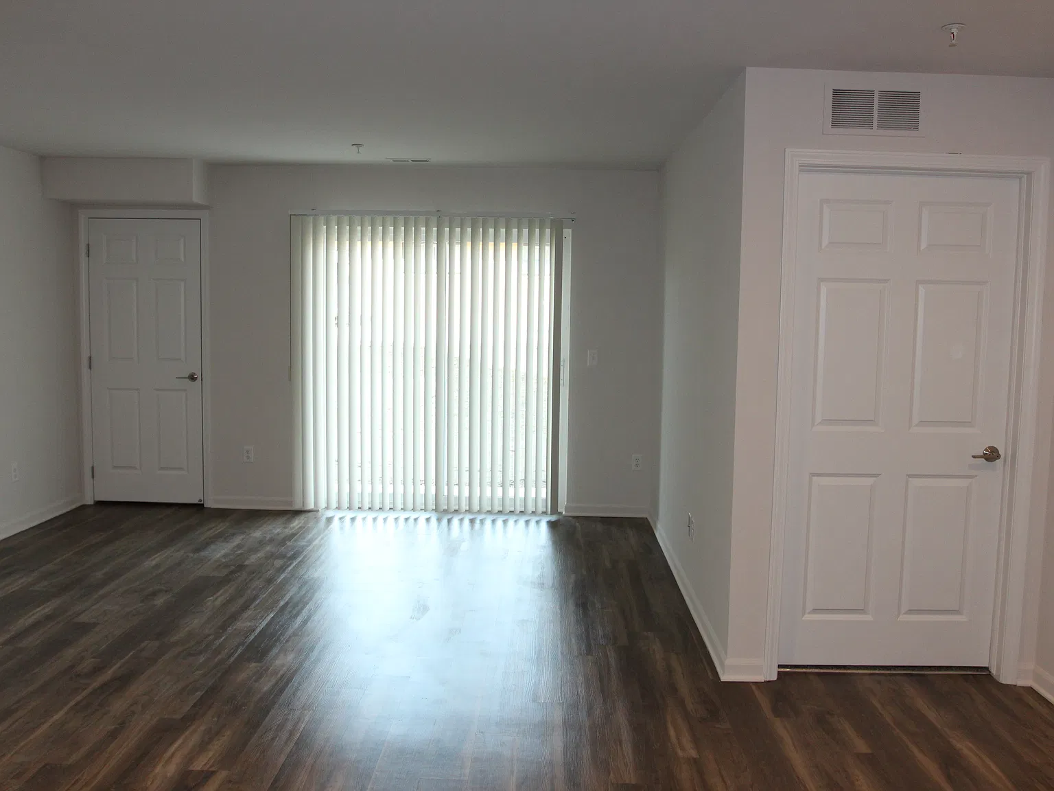 Golden Apartments — Photo 2