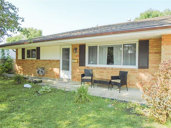 3rd image of 1014 Hazel Ave