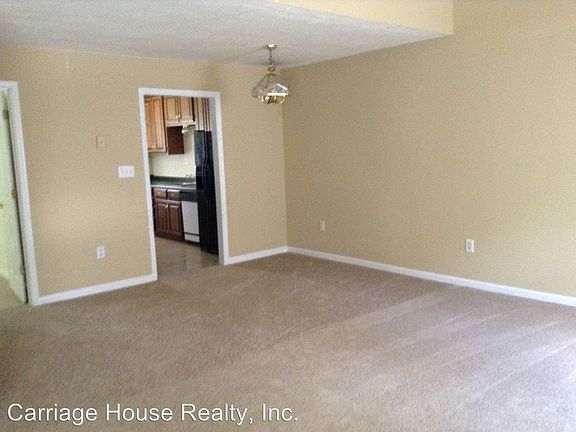 2nd image of 1024 Cherry Hills Ct APT A