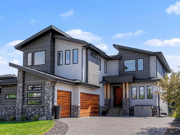 125 N Cranbrook Hts SE, Calgary, AB T3M 1W7