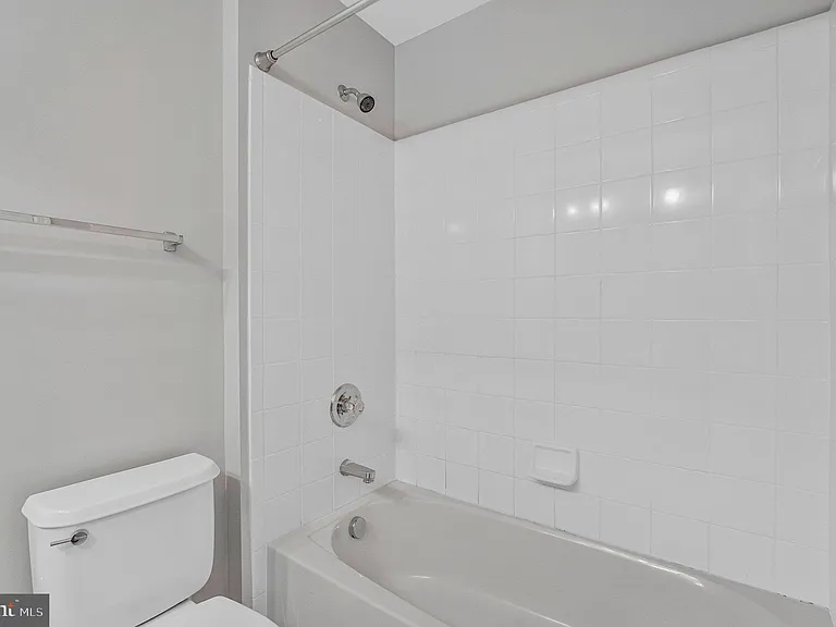 5834 Seven Pines Ct — Photo 34